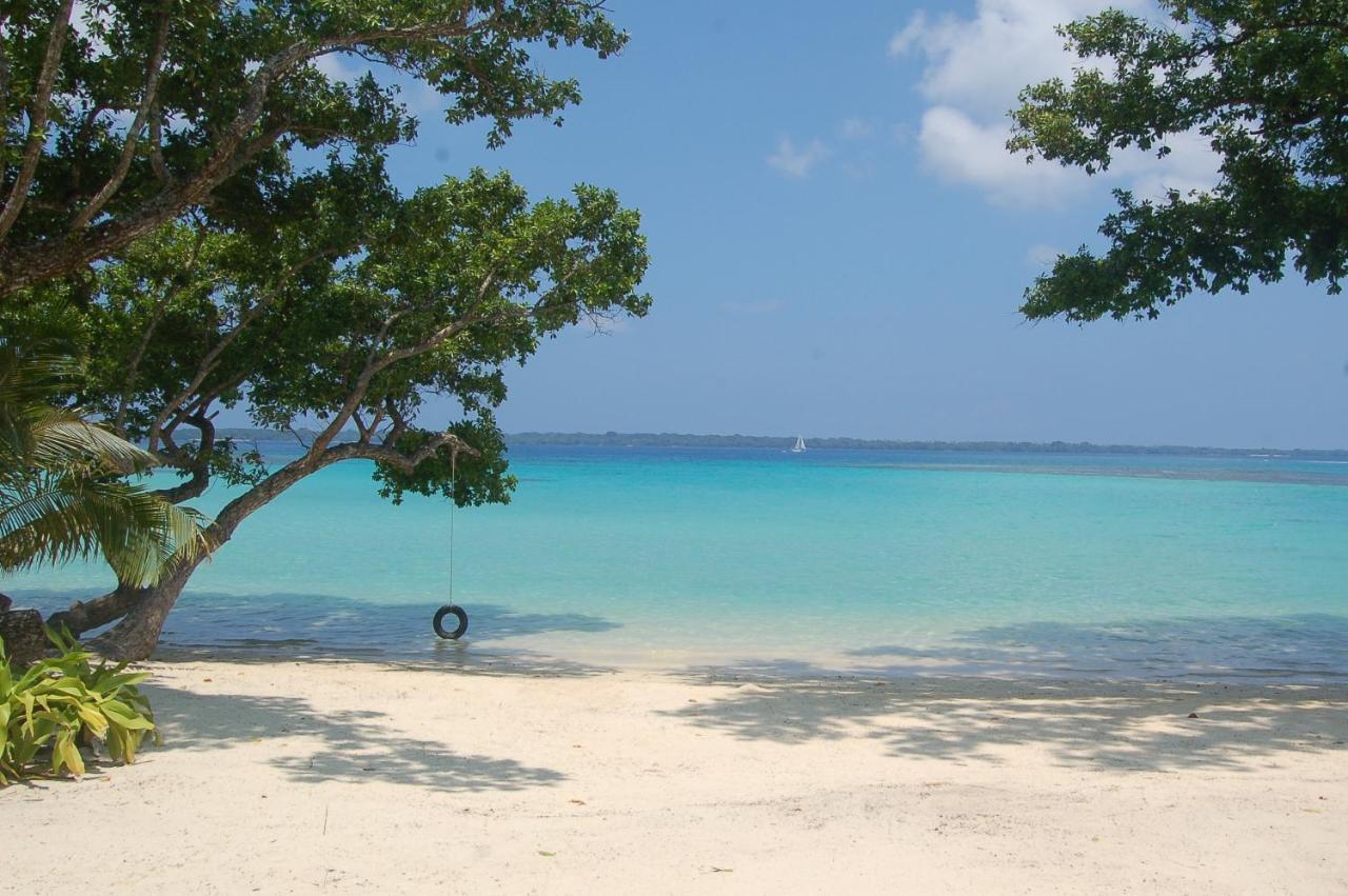Barrier Beach Resort (Adults Only) Luganville Zewnętrze zdjęcie